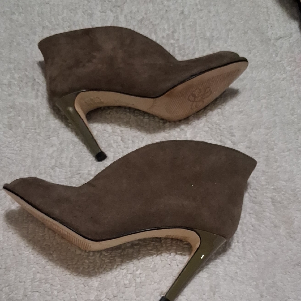 J.Renee Taupe Peep-Toe Heels - Picture 4 of 7